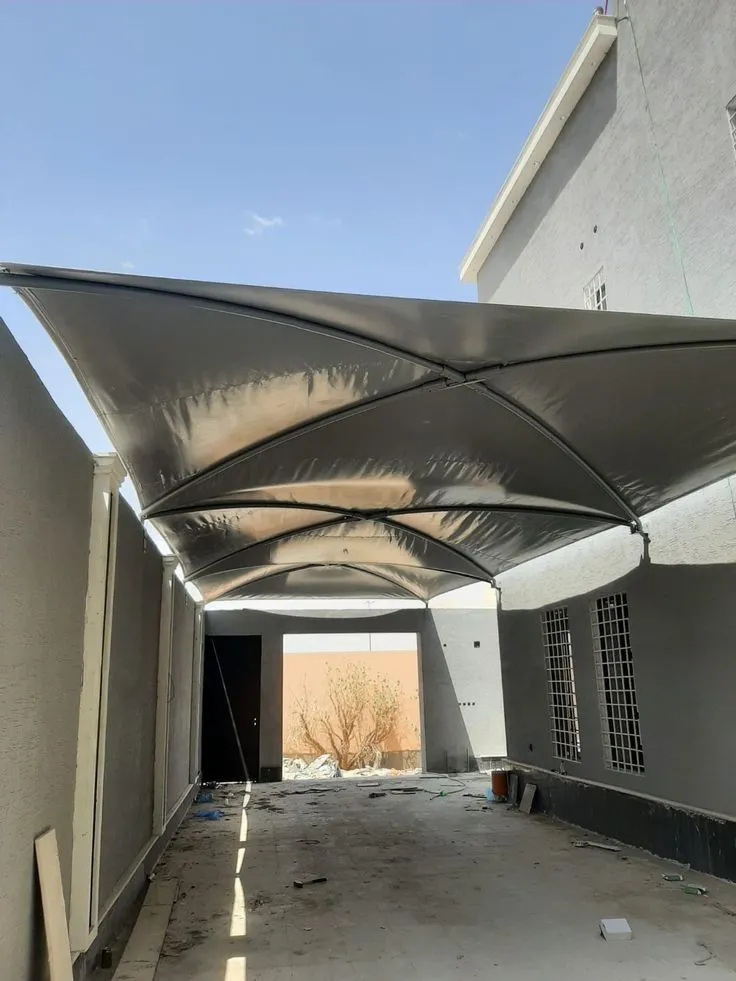 اصلاح مظلات كراج مقوسة بتثبيت آمن في الجنوب وابهاء 