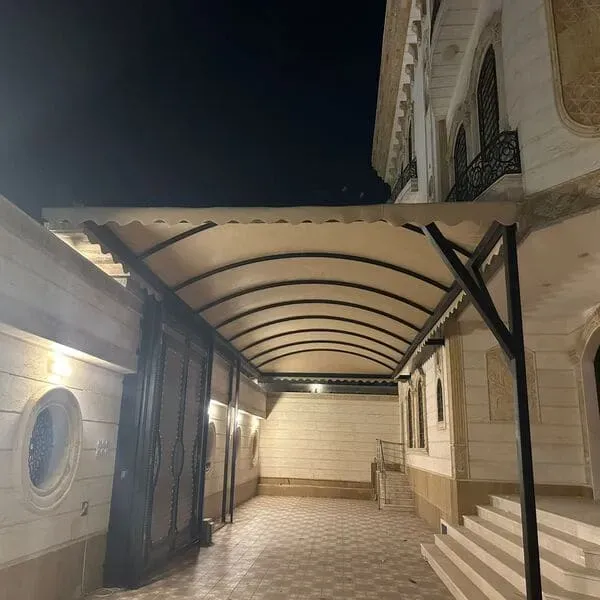 دليل تركيب أفضل مظلات خارجية للمنازل في الجنوب لعام 2026