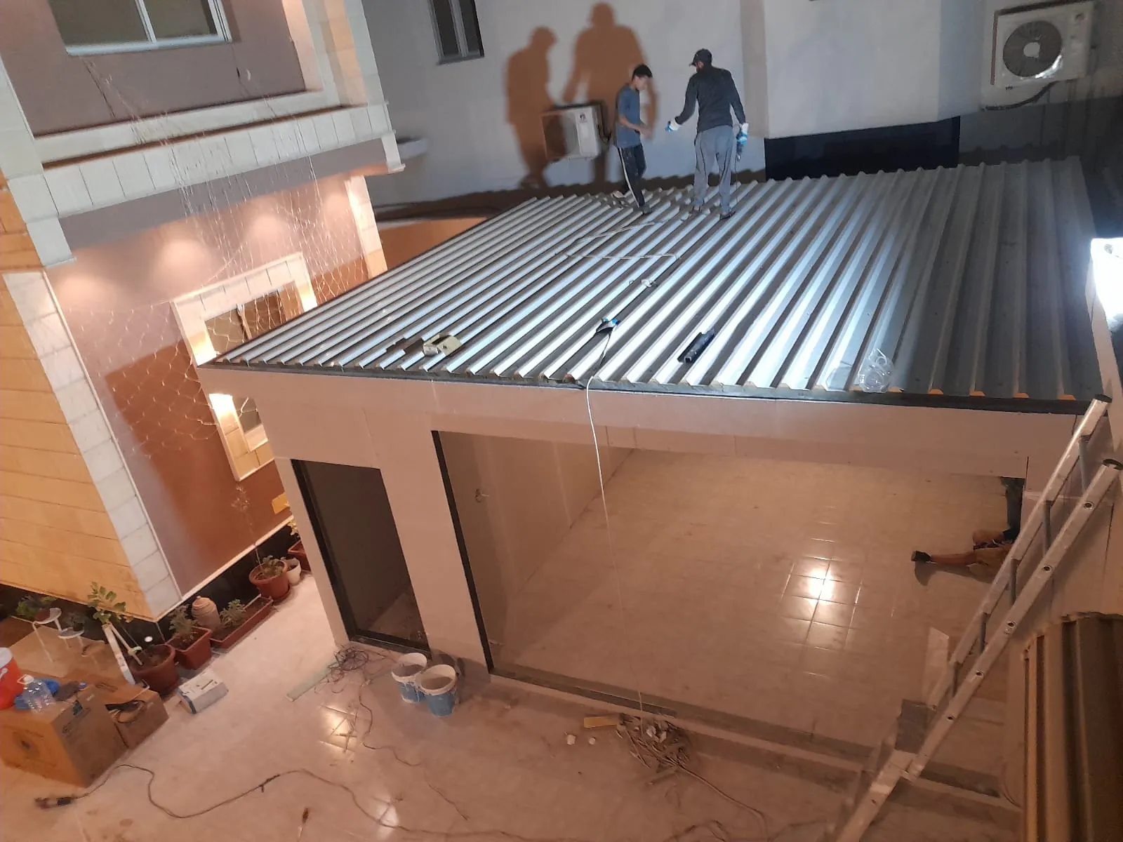 بناء ملاحق وغرف ساندوتش بانل في أبها 