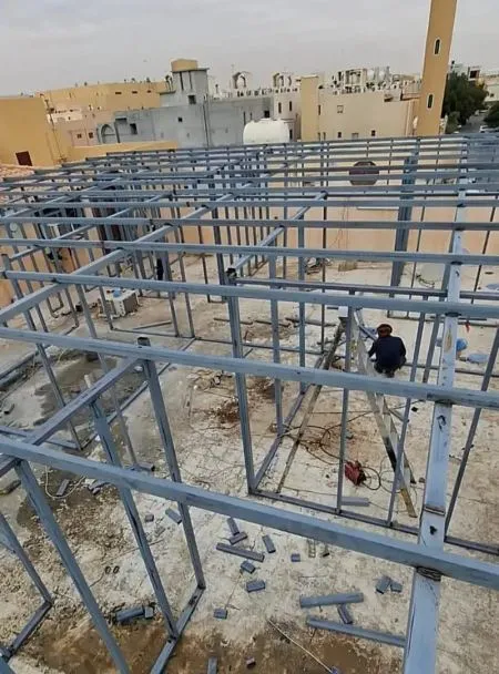 ملاحق وغرف ومستودعات ساندوتش بانل أبها 