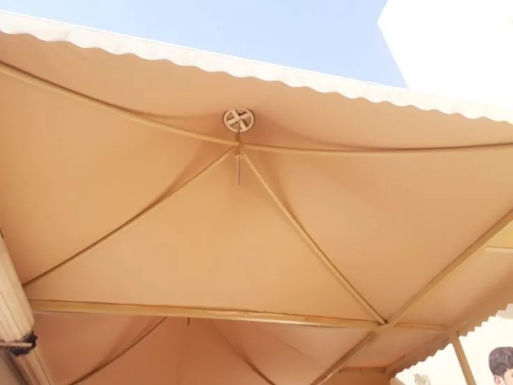 مظلات هرمية الجنوب