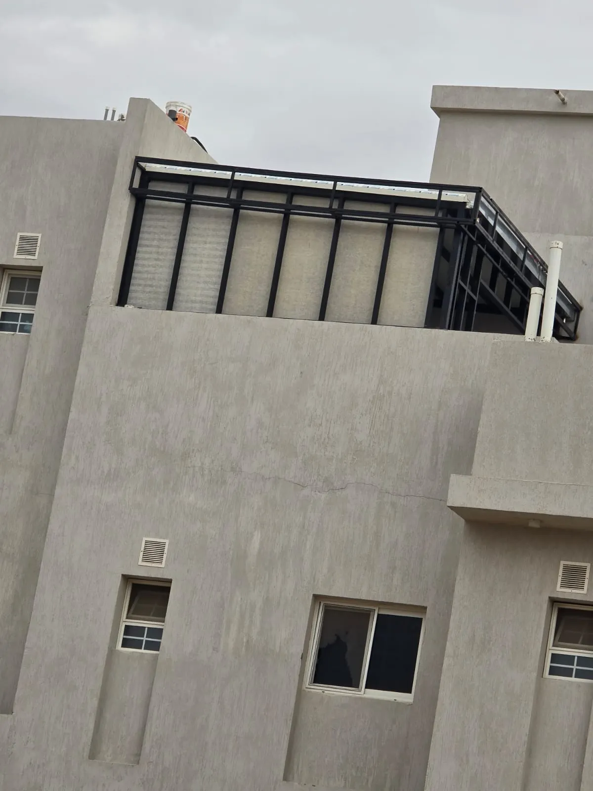 مقاول لتركيب غرف ساندويتش بانل في جيزان