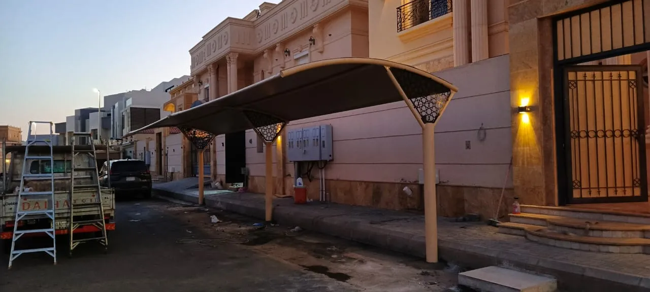 تركيب مظلات سيارات حديثة وفعّالة في الجنوب
