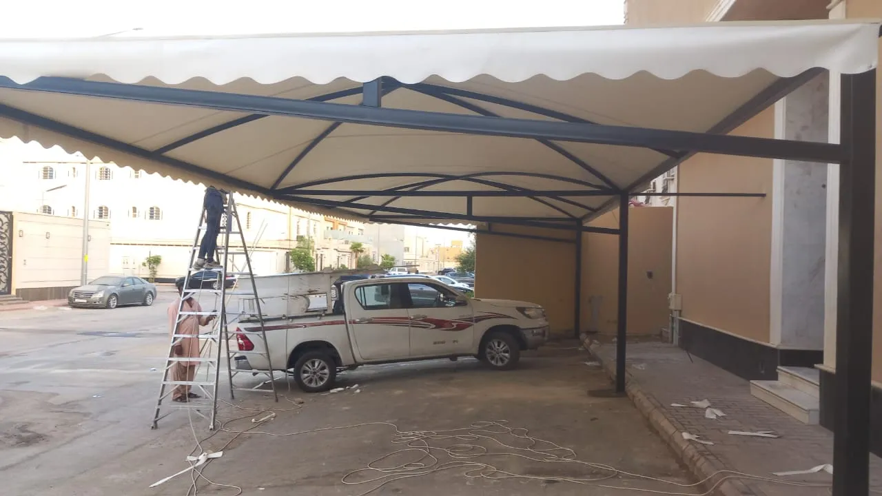 تركيب مظلات سيارات حديثة وفعّالة في الجنوب