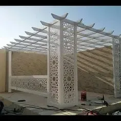 مظلات وجلسات وبرجولات حديثة في الجنوب 
