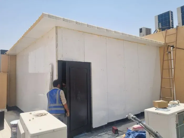 مقاول محترف لتركيب غرف سندويتش بانل في أبها 