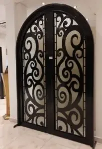 معلم تركيب كرديوم ابواب وشبابيك في الجنوب وأبها وعسير 