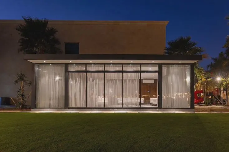 تركيب مجالس خارجية وملاحق السندويتش بانل لعام 2026