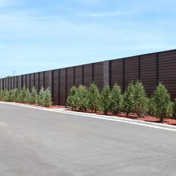 سواتر بديل الخشب: جمال الخشب ومتانة المستقبل بالجنوب 