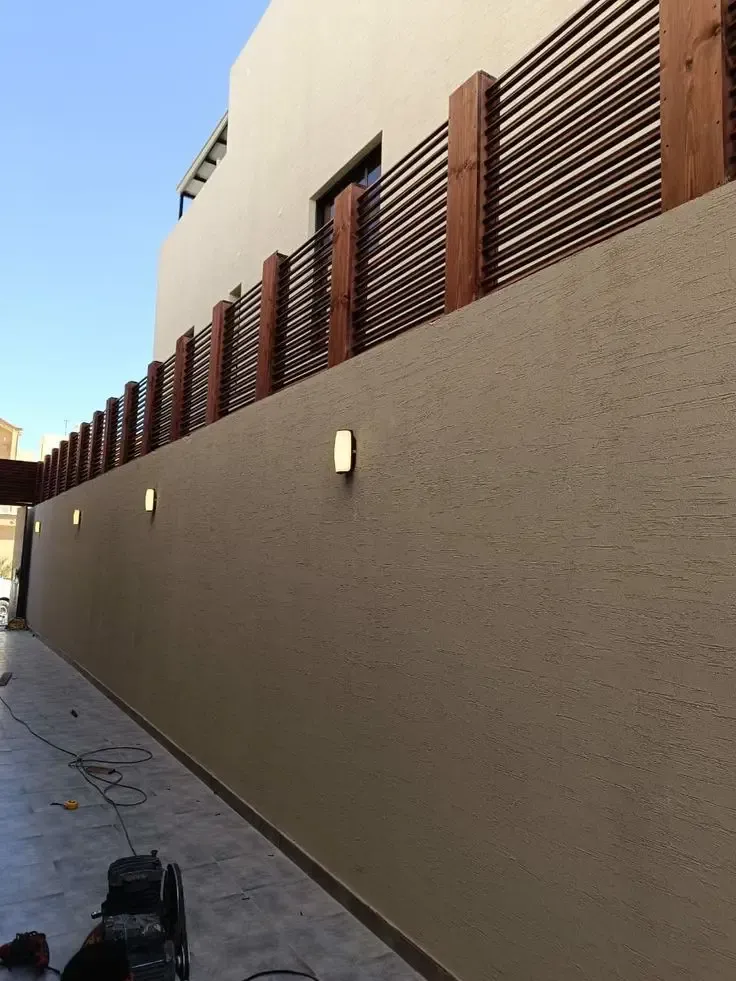 سواتر بديل الخشب: جمال الخشب ومتانة المستقبل بالجنوب 