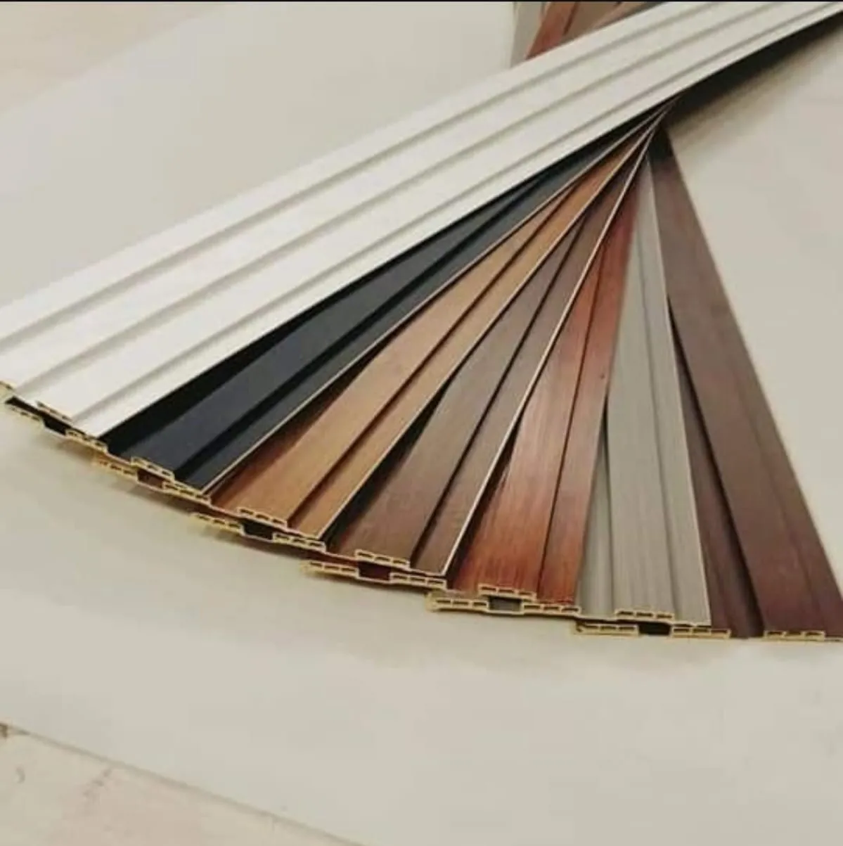 سواتر بديل الخشب: جمال الخشب ومتانة المستقبل بالجنوب 