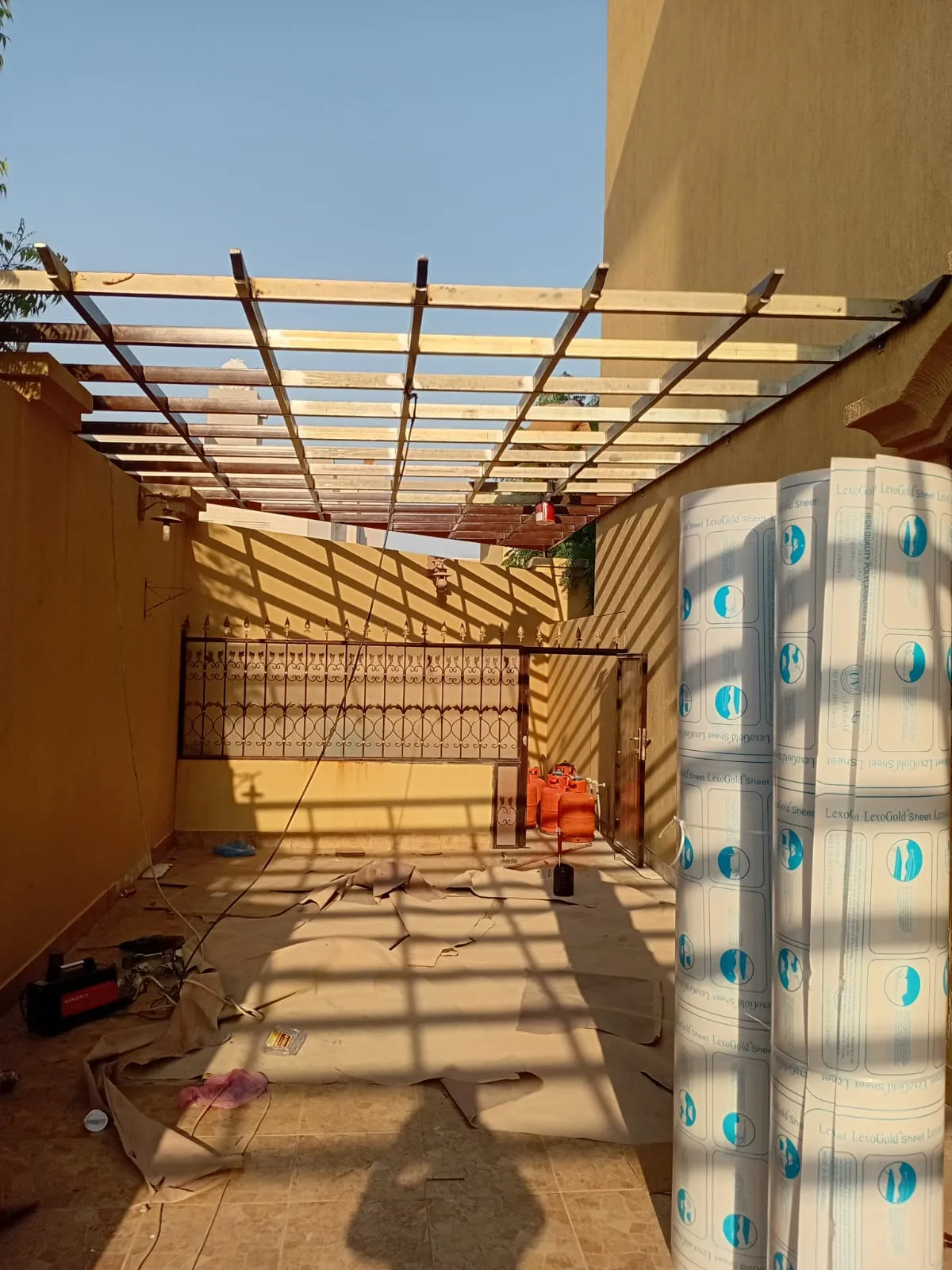 مظلات وسواتر عسير