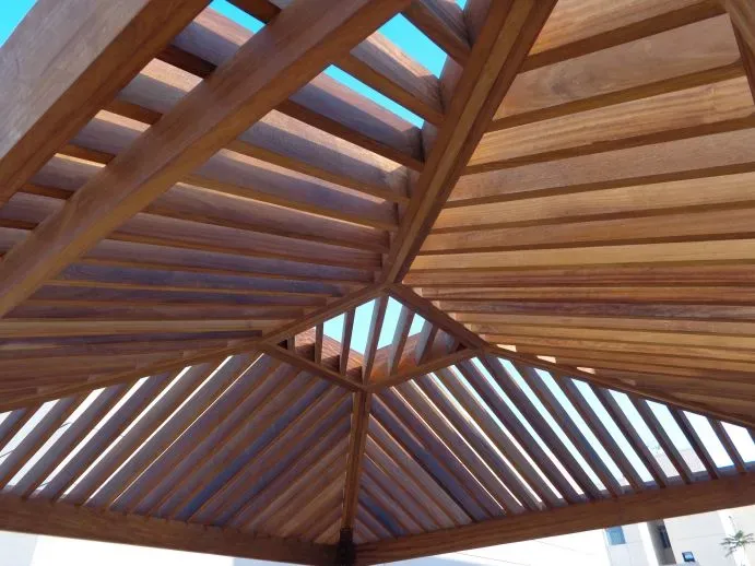 برجولات ديكور للمداخل بالجنوب – تضيف ظلال أنيقة وبصمة فنية