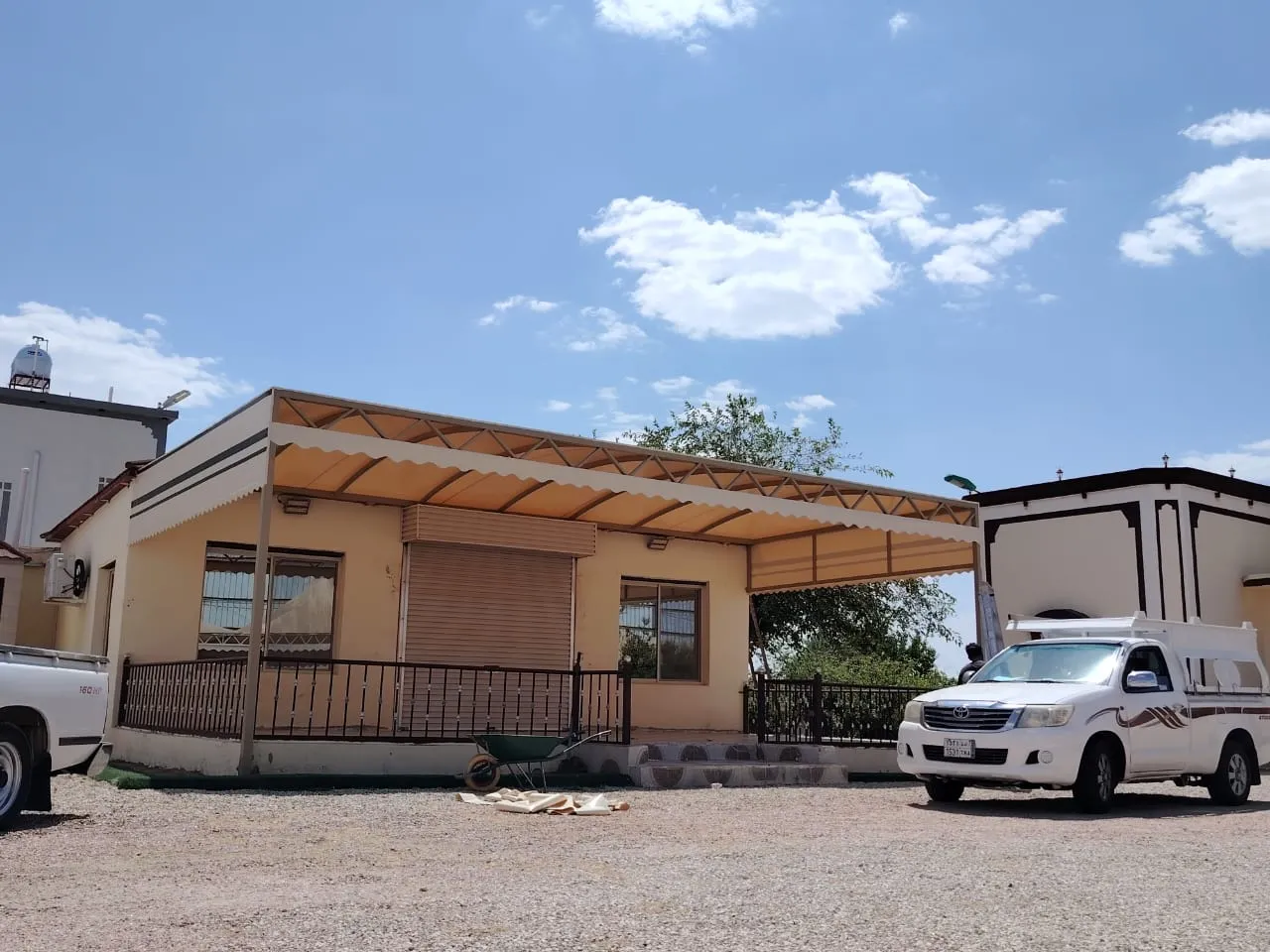 تركيب مظلات في عسير: الحل الأمثل لحماية المساحات المفتوحة