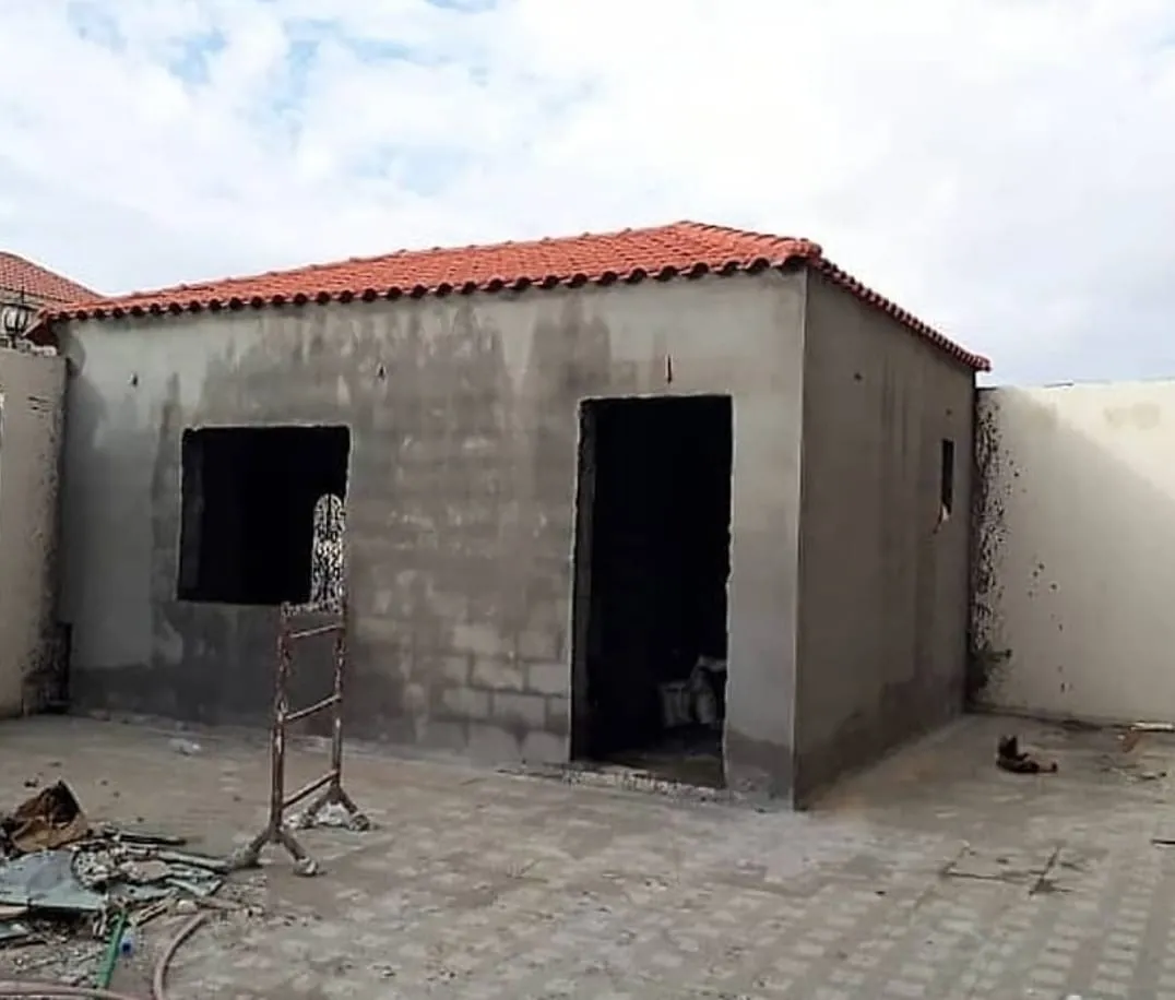 ملاحق ومجالس البناء الحديث ومجالس ملكيه في الجنوب