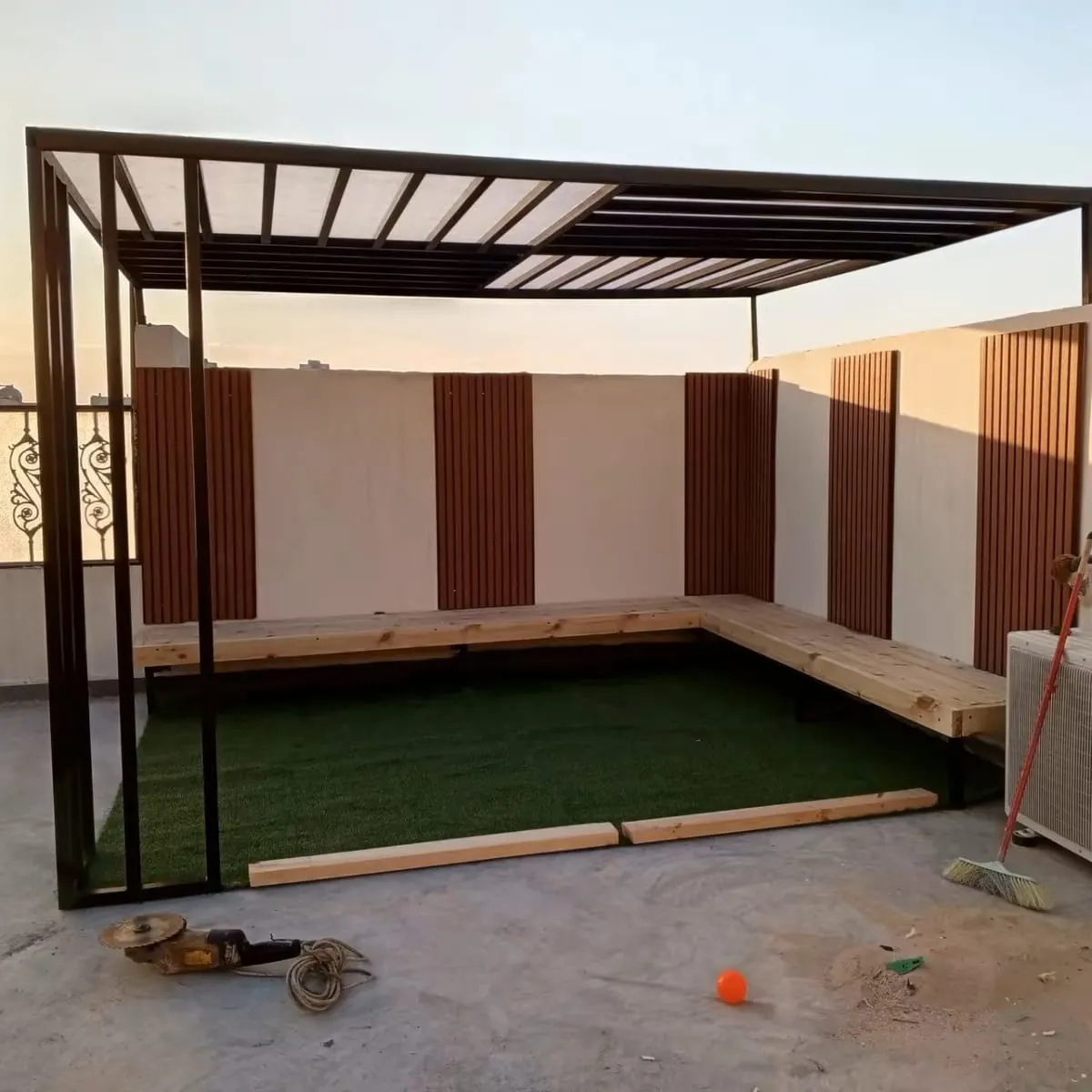 اقرب محل حداده تركيب المظلات وسواتر في الجنوب