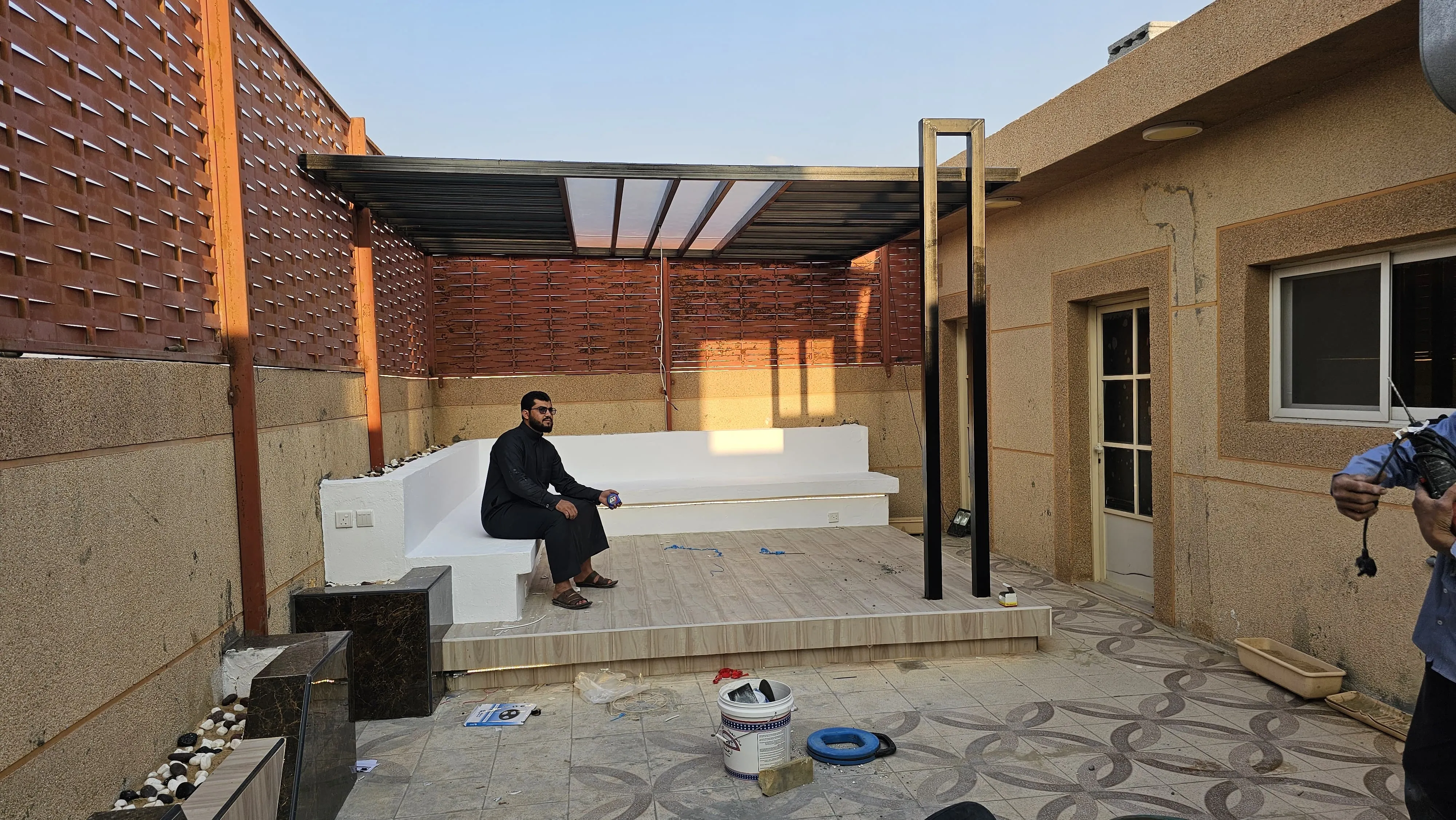 اقرب محل حداده تركيب المظلات وسواتر في الجنوب