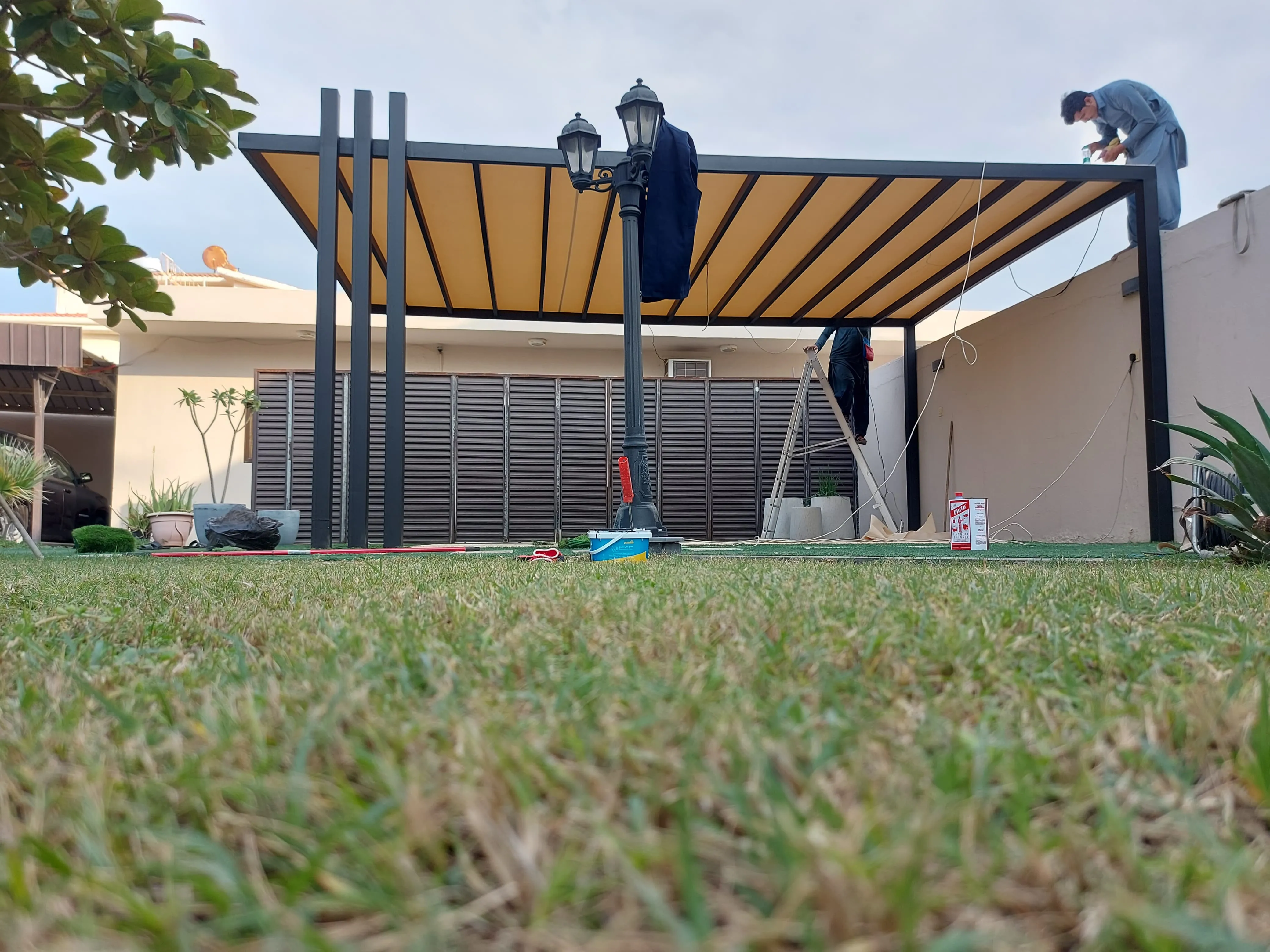 اقرب محل حداده تركيب المظلات وسواتر في الجنوب