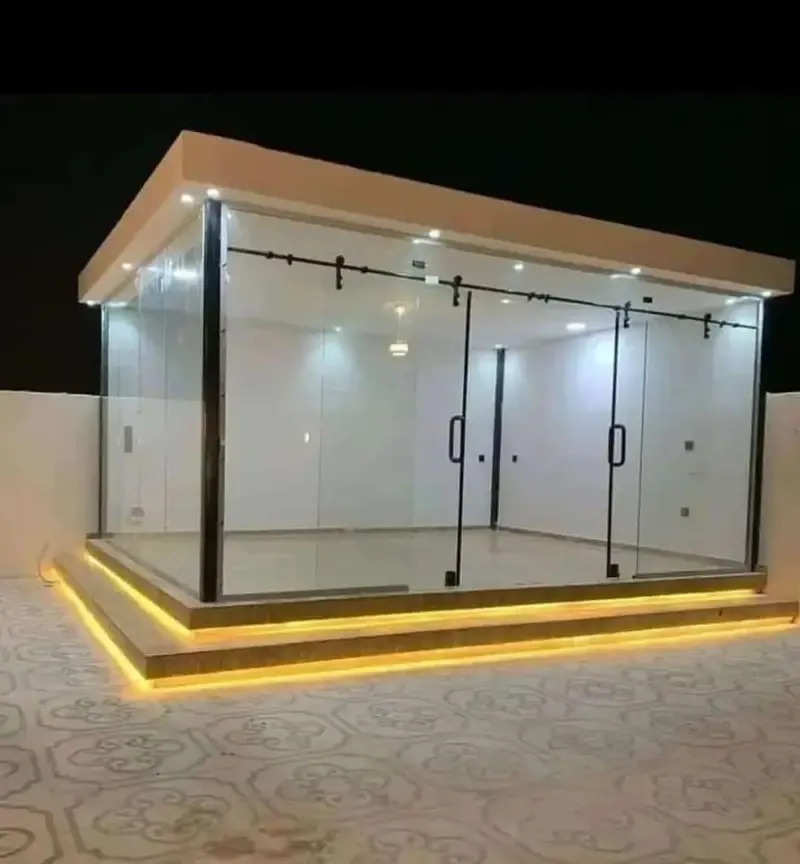 مقاول بناء مجالس زجاجية أنيقة وبسيطة بأقل تكلفة بالجنوب