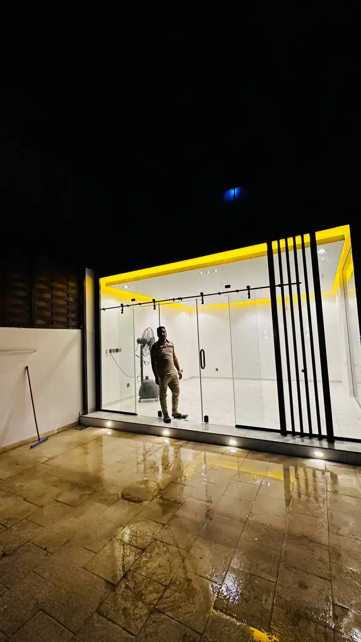 مقاول بناء مجالس زجاجية أنيقة وبسيطة بأقل تكلفة بالجنوب