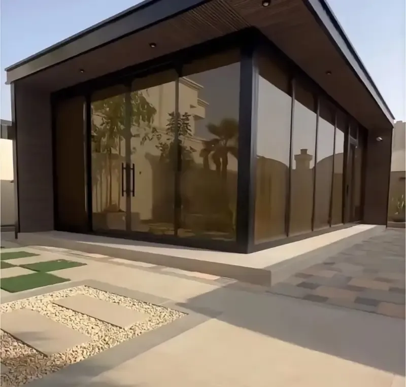 مقاول بناء مجالس زجاجية أنيقة وبسيطة بأقل تكلفة بالجنوب