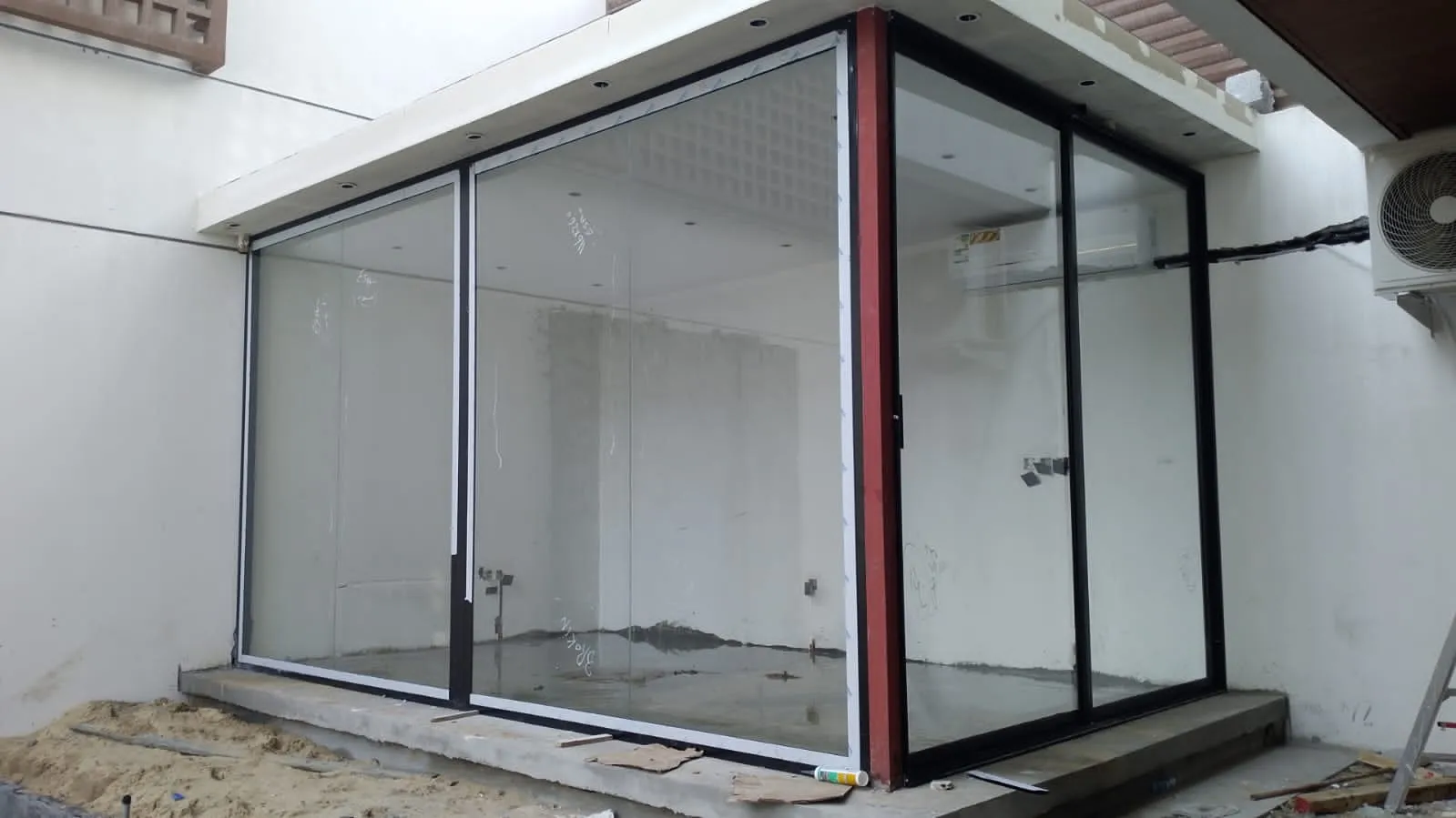 ارخص مقاول بناء مجلس خارجي في نجران وعسيربالحوش انيق زجاجي 