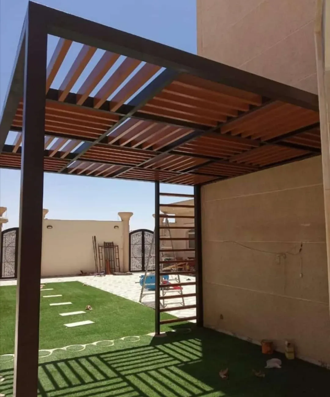 حداد مظلات مداخل فلل في الجنوب وعسير: تصاميم مودرن 