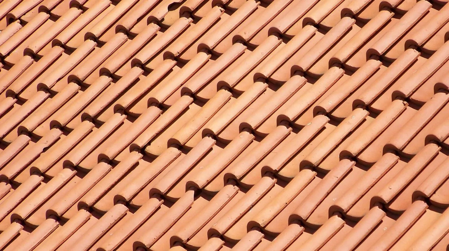 دليل تركيب قرميد الأسطح في الجنوب:الأنواع،والأسعار