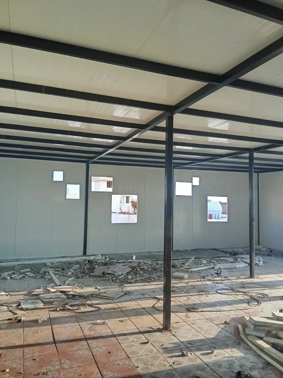 ملاحق ساندوتش بانل في الجنوب الدليل الشامل للتكلفة، المميزات