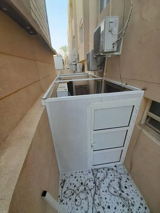 ملاحق ساندوتش بانل في الجنوب الدليل الشامل للتكلفة، المميزات