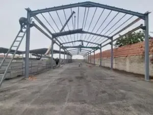 "أفضل شركة تركيب هناجر ومستودعات في خميس مشيط لعام 2026