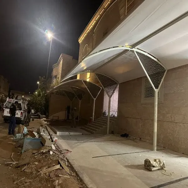 دليل تركيب أفضل مظلات خارجية للمنازل في الجنوب لعام 2026