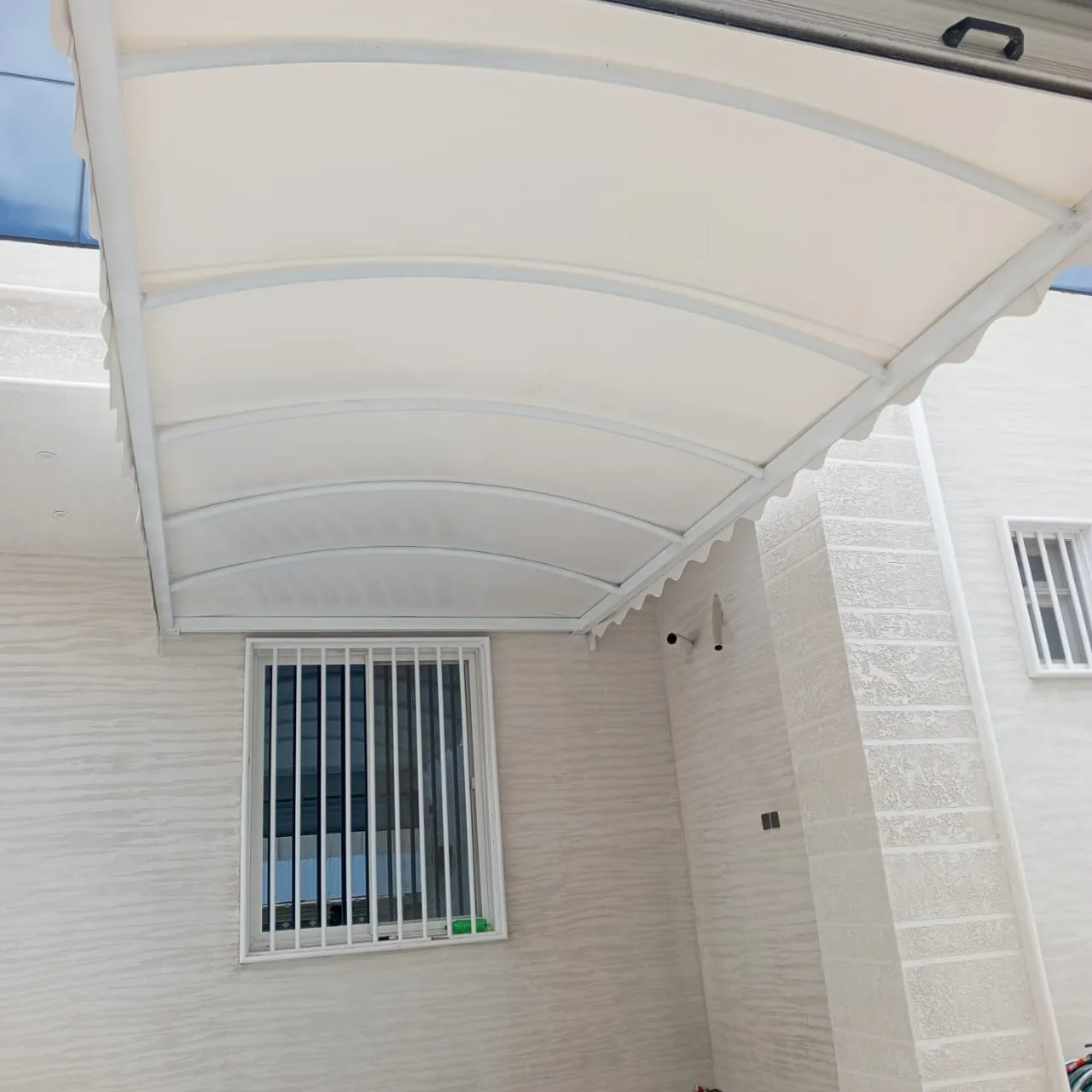 أفضل أنواع مظلات سيارات مودرن بالجنوب وابها: تصاميم حديثة