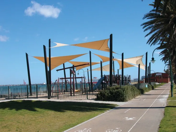 مظلات سيارات وشبكات الشد الإنشائي والمظلات المتحركة بالجنوب