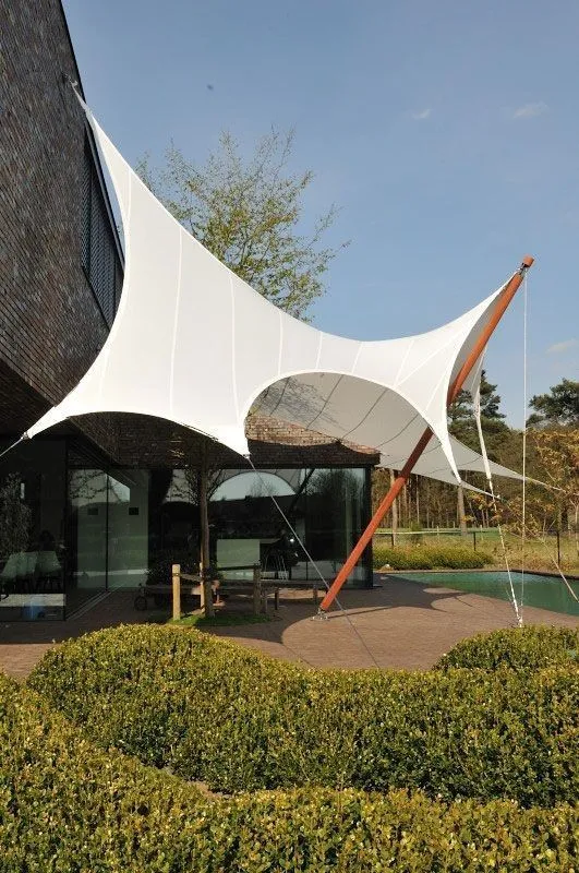 مظلات سيارات وشبكات الشد الإنشائي والمظلات المتحركة بالجنوب