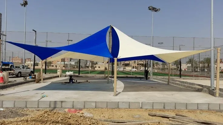 مظلات سيارات وشبكات الشد الإنشائي والمظلات المتحركة بالجنوب