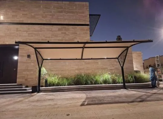 دليل شامل حول تركيب مظلات سيارات بالجنوب: الأنواع، الأسعار