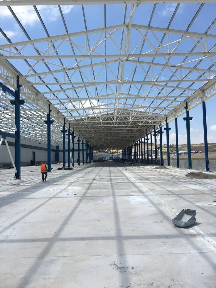 تصميم وتركيب هناجر ومستودعات ساندوتش بانل في أبها|والمواصفات