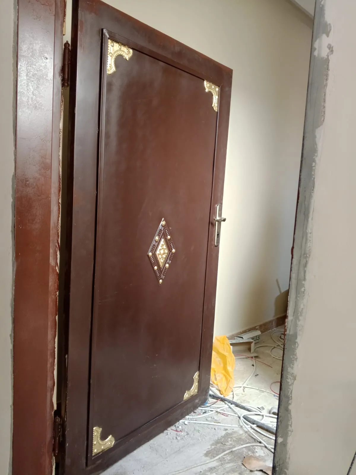 حداد أبواب منازل وفلل في أبها: أبواب حديد مودرن وكلاسيك