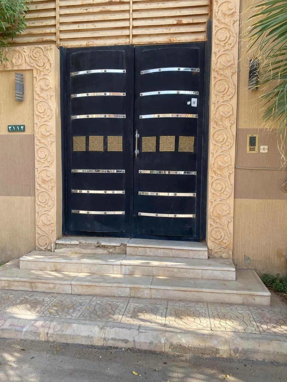 حداد أبواب منازل وفلل في أبها: أبواب حديد مودرن وكلاسيك