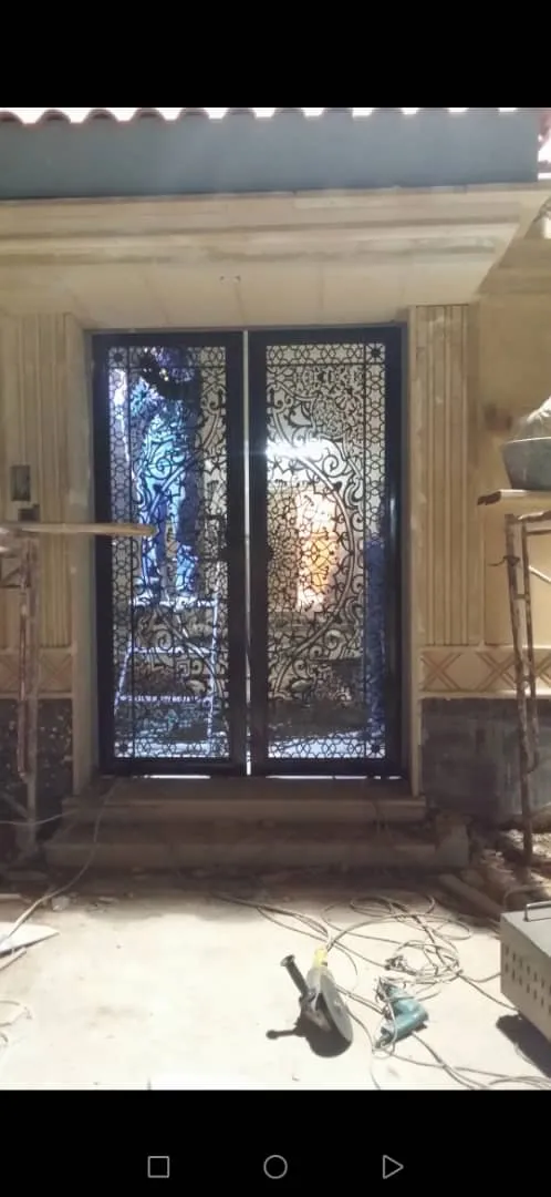 حداد أبواب منازل وفلل في أبها: أبواب حديد مودرن وكلاسيك