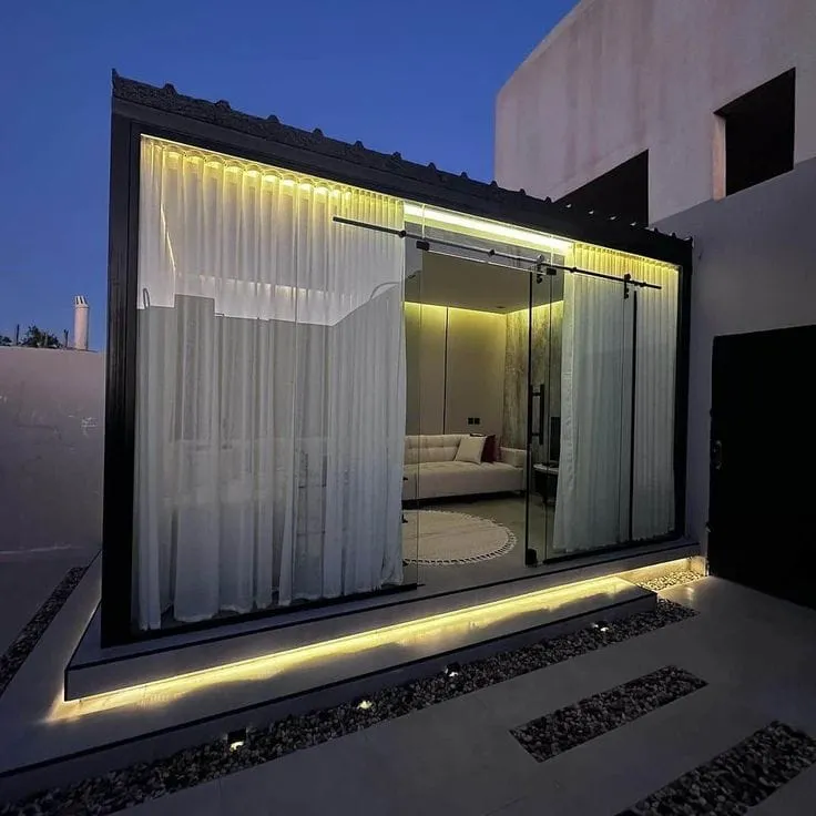 مجالس خارجية زجاجية فاخرة في أبها|تصميم وتركيب مجالس 