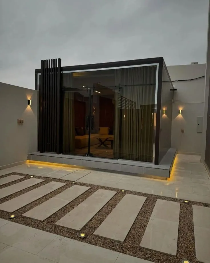 مجالس خارجية زجاجية فاخرة في أبها|تصميم وتركيب مجالس 