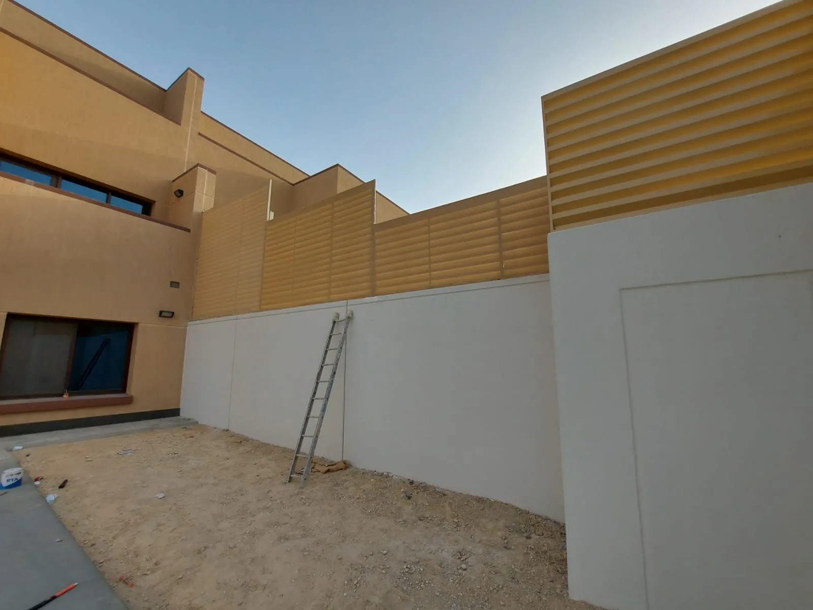 سواتر في أبها بجميع أنواعها وأشكالها 