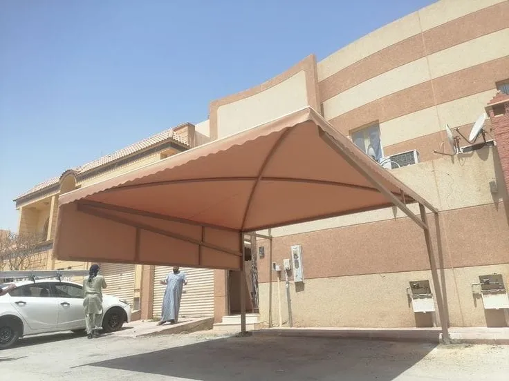 مظلات خارجية وسيارات في أبها: حلول عصرية للتظليل