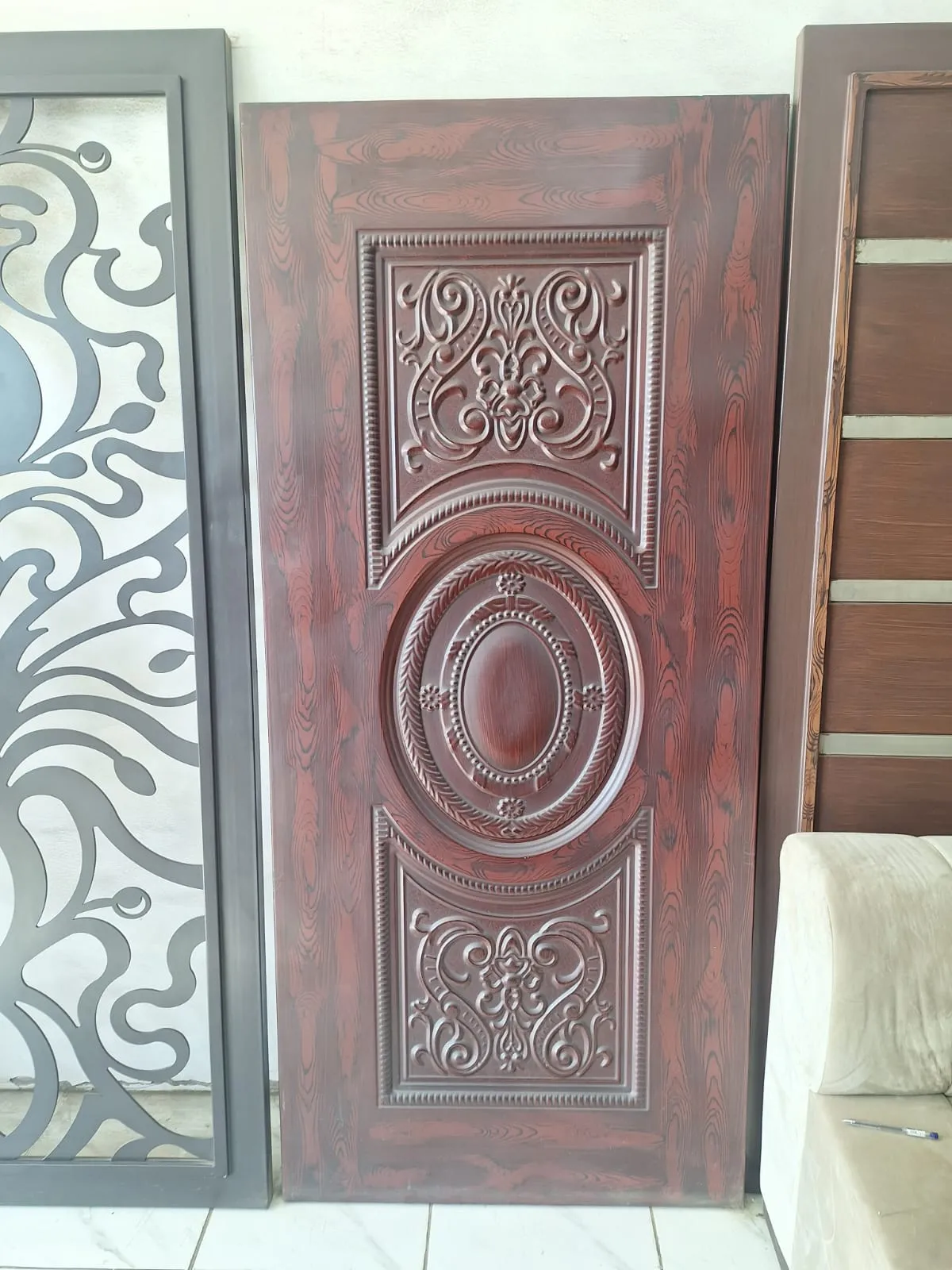 حداد مظلات وأبواب في أبها 