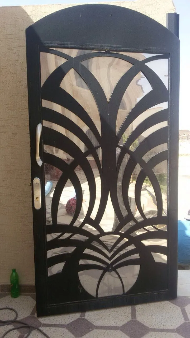 حداد مظلات وأبواب في أبها 