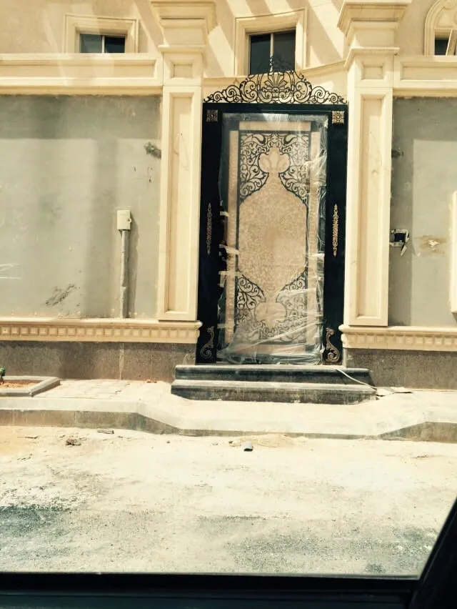 حداد مظلات وأبواب في أبها 