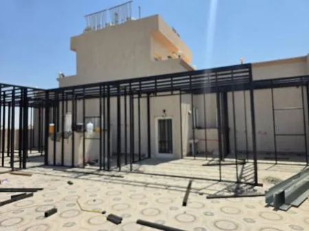 ملاحق وغرف ومستودعات ساندوتش بانل أبها 