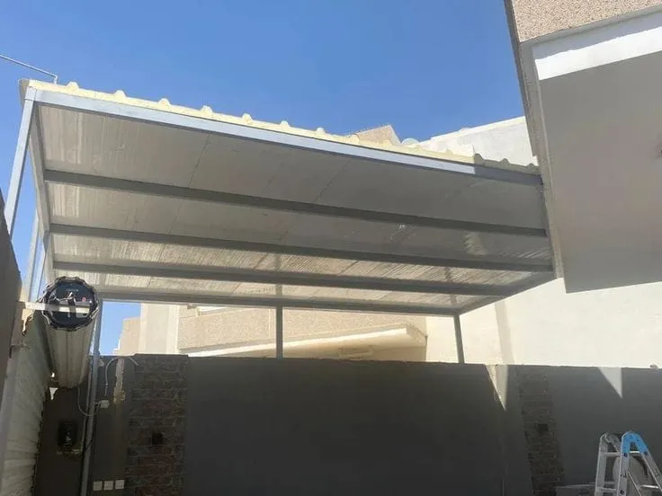 ملاحق وغرف واسقف ساندوتش في خميس مشيط